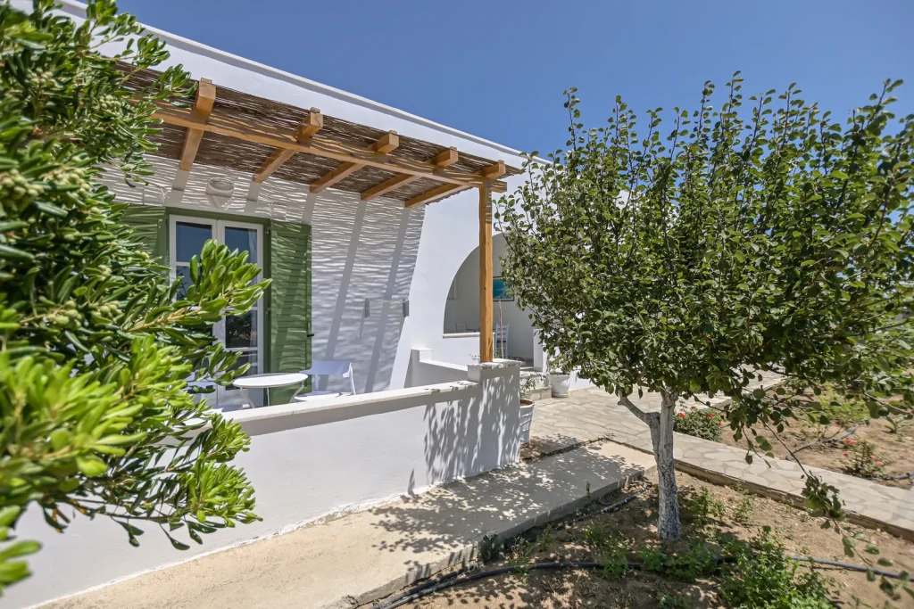 triklino naxian garden (16)