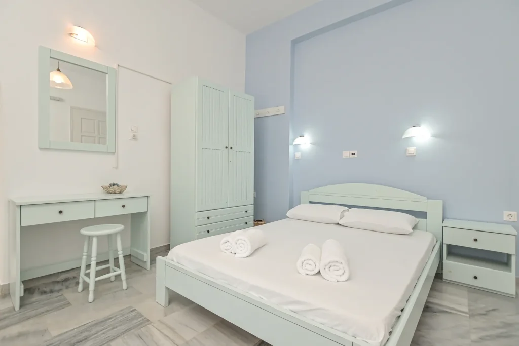 triklino naxian garden (2)