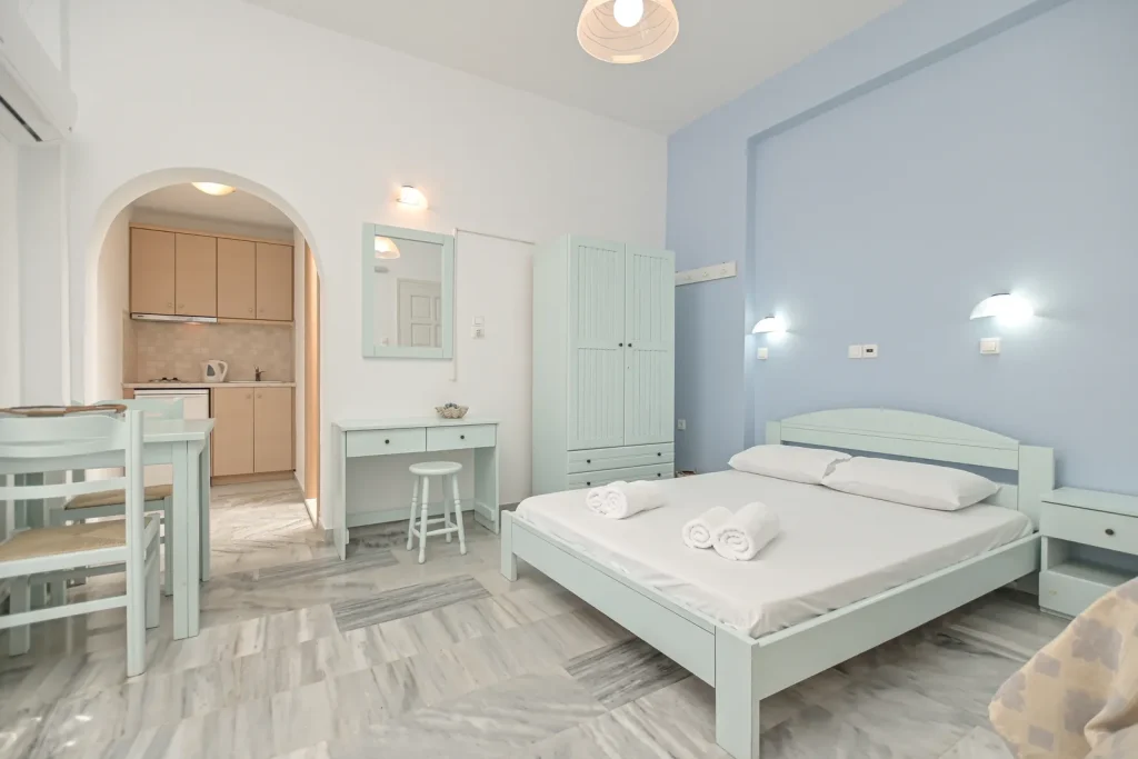 triklino naxian garden (3)