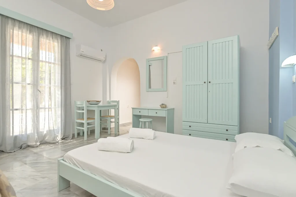 triklino naxian garden (6)