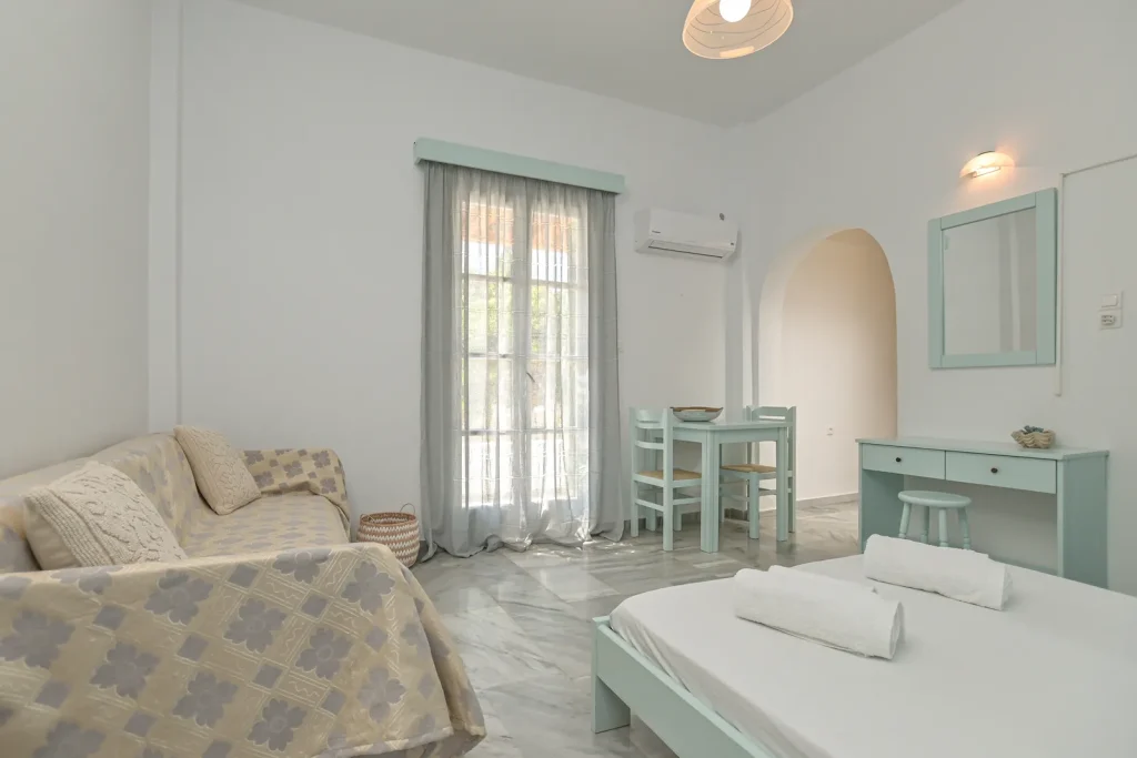 triklino naxian garden (8)