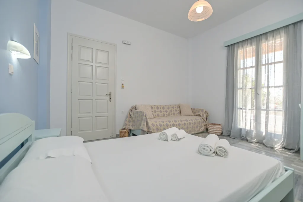 triklino naxian garden (9)